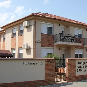 Imola Es Andrea Apartmanhaz 2 Хайдусобосло
